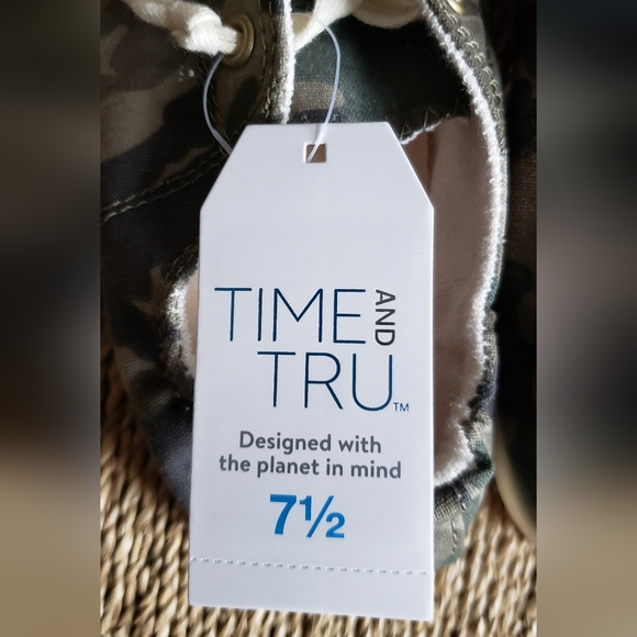 NWT Sneakers - Picture 6 of 7